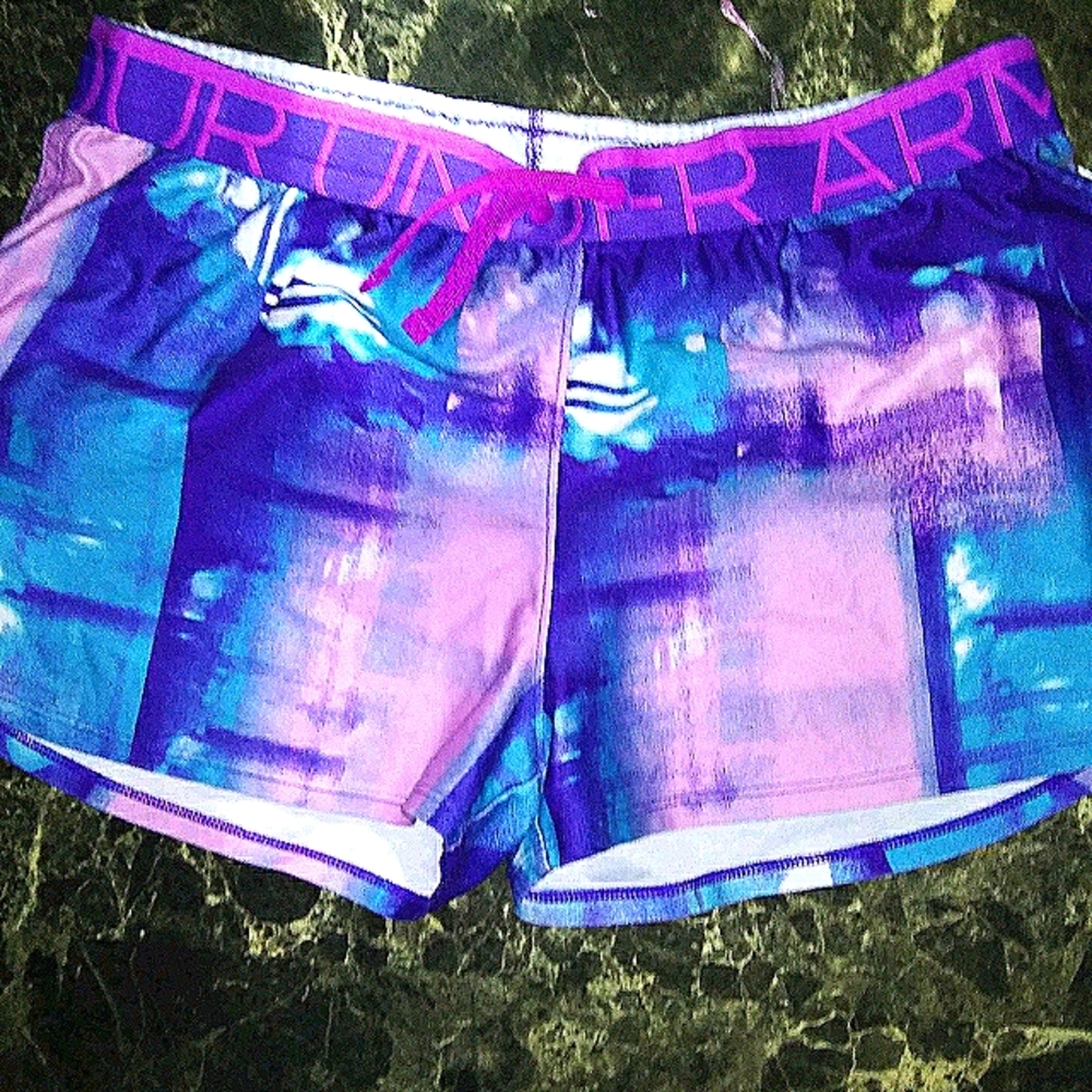 Under armour tie dye shorts YXL size